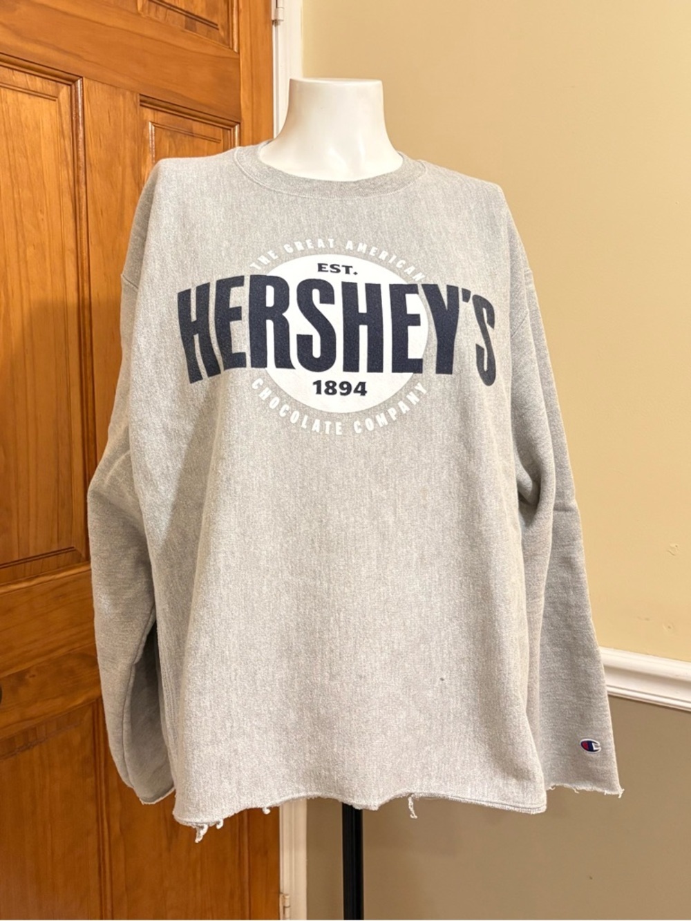 Champion Gray Hershey's Raw hem Crewneck Sweatshirt Sz.L